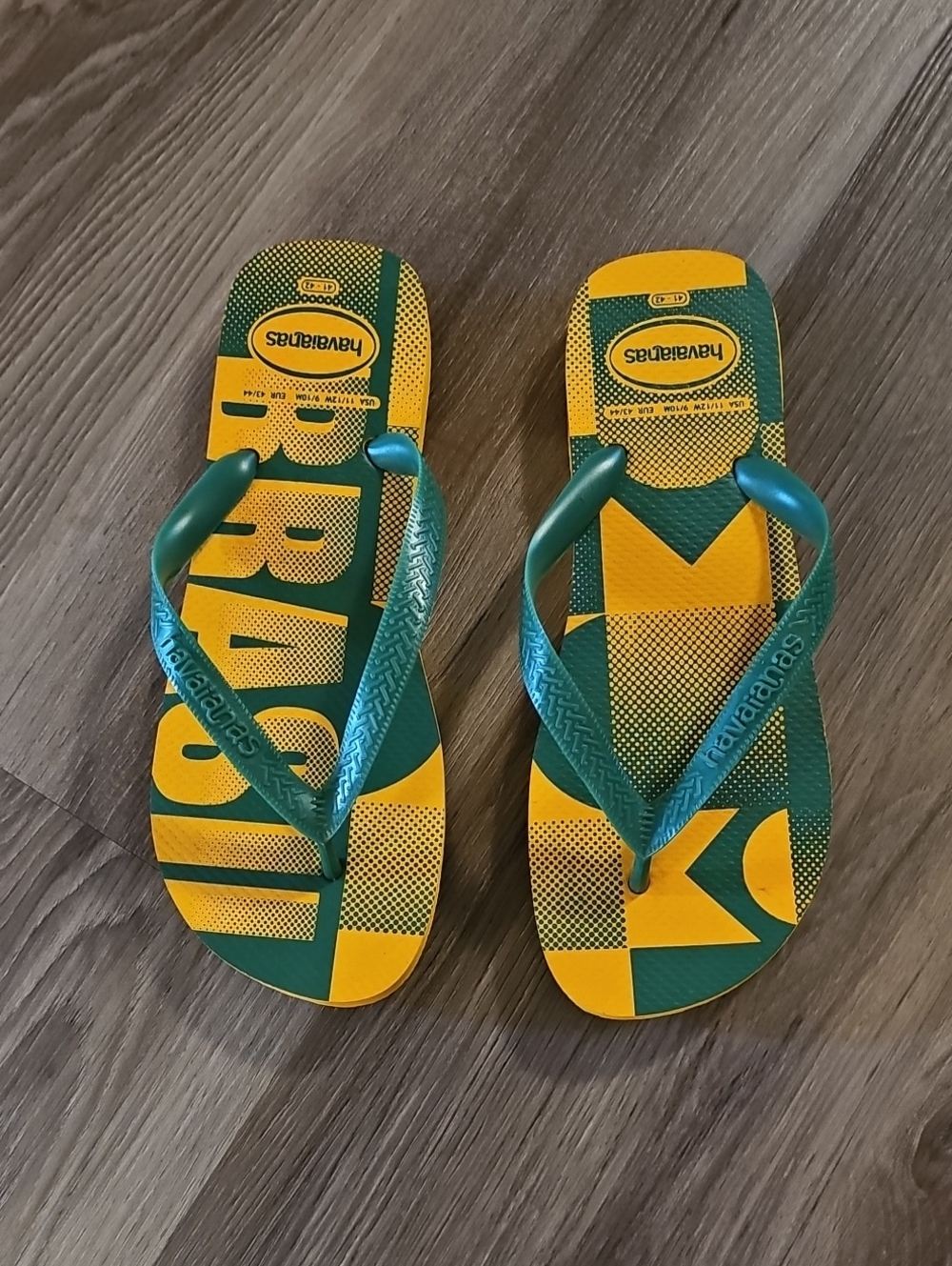 Havaianas Brazil Pattern Flip Flops - Green & Yellow